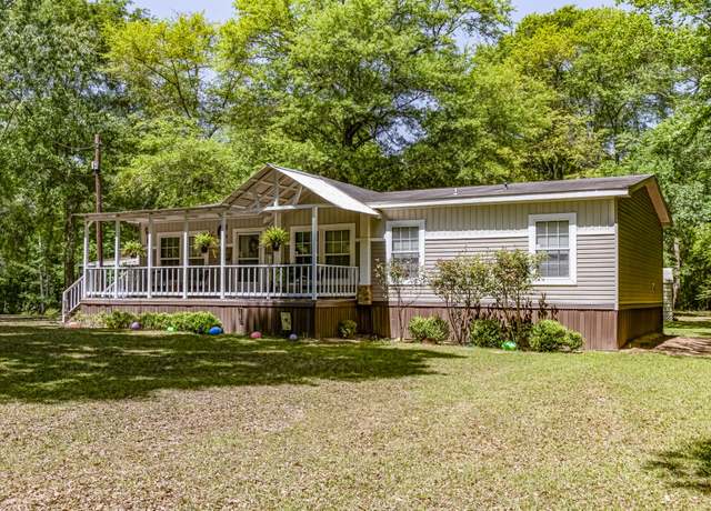 Property at 595 Andrew Jackson Dr, Livingston, TX 77351, 3 beds, 2 baths