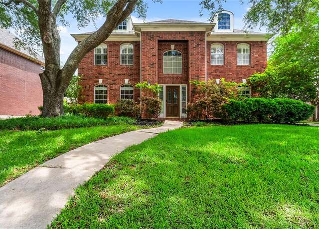 Property at 6615 Cypress Village Dr, Sugar Land, TX 77479, 3 beds, 2.5 baths