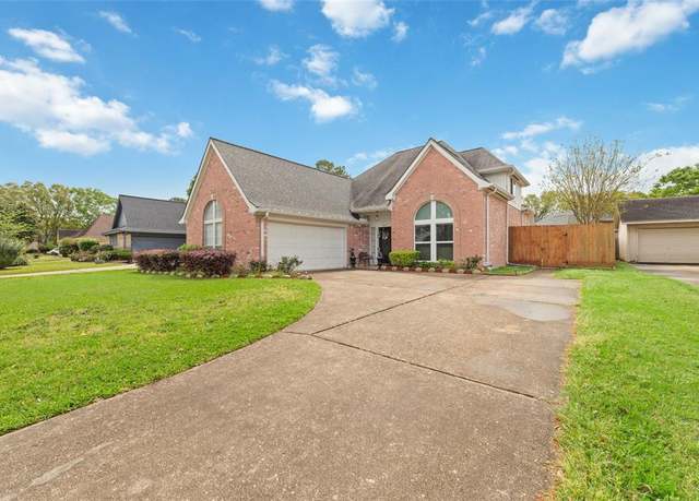 Property at 15607 Ensenada Dr, Houston, TX 77083, 3 beds, 2.5 baths
