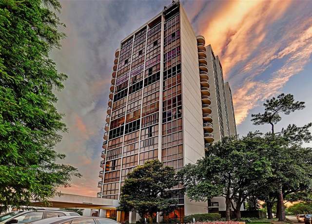 Property at 5001 Woodway Dr #1701, Houston, TX 77056, 3 beds, 2 baths