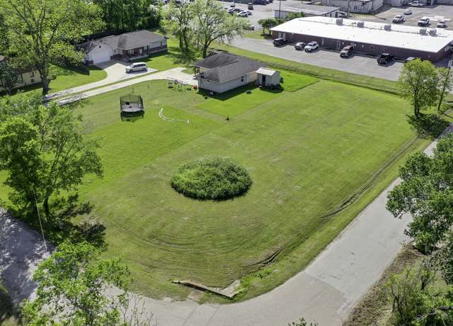 Property at 205 W South St, Madisonville, TX 77864
