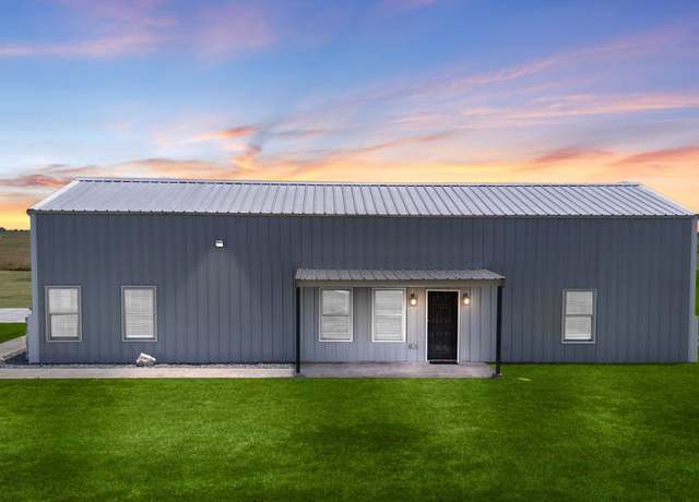 Property at 1743 Royal Rd, Port Lavaca, TX 77979, 3 beds, 2 baths