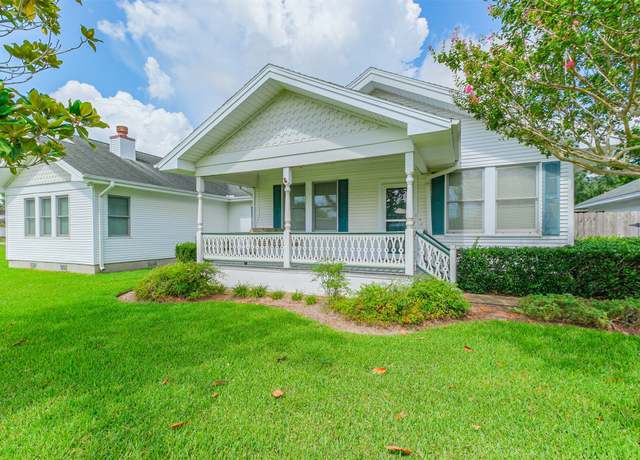 Property at 3524 Charles Ave, Pearland, TX 77584, 5 beds, 2 baths
