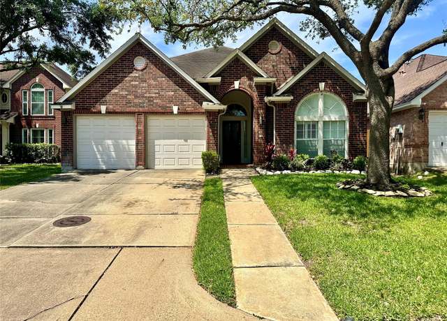 Property at 1211 Campton Ct, Houston, TX 77055, 3 beds, 3 baths