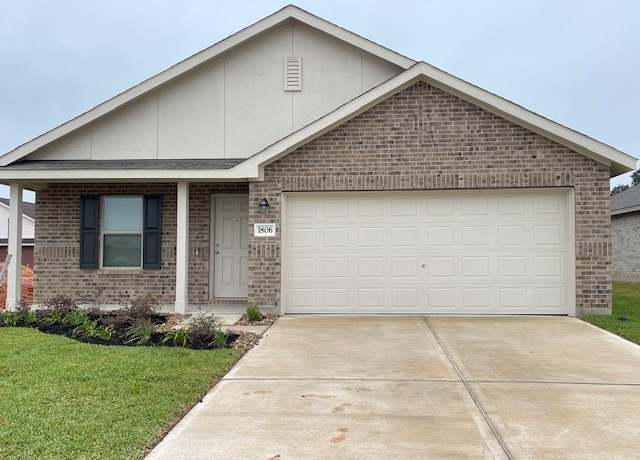 Property at 1806 Champions Dr, Navasota, TX 77868, 3 beds, 2 baths