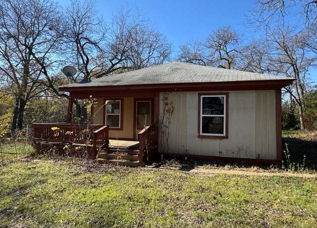 Property at 1515 Pilot Grove Rd, Whitewright, TX 75491, 2 beds, 1 bath
