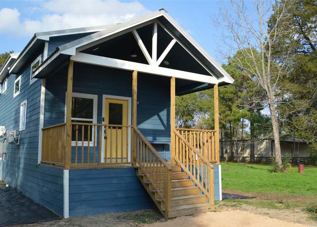 Property at 22040 Bailey Grove Rd, Montgomery, TX 77356, 2 beds, 1 bath