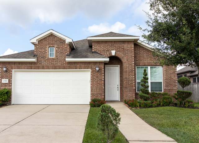 Property at 2312 Jessamine Heights Ln, Pearland, TX 77089, 3 beds, 2 baths
