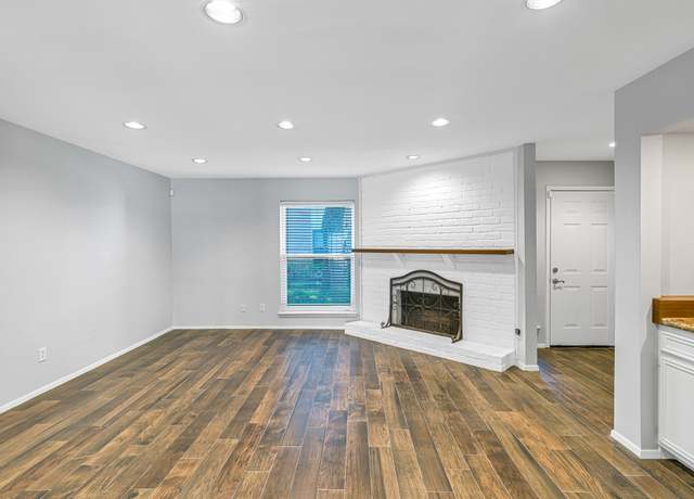 Property at 2568 Bering Dr, Houston, TX 77057, 3 beds, 2.5 baths