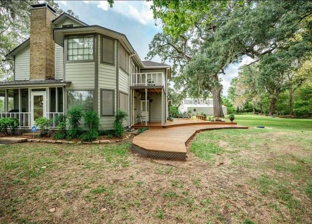 Property at 464 River Rd, Angleton, TX 77515, 2 baths