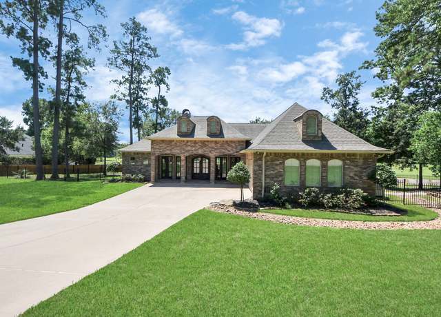 Property at 702 Fairway Oaks, Conroe, TX 77302, 3 beds, 3 baths