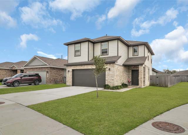 Property at 802 Wembley Wood Way, Houston, TX 77336, 5 beds, 3.5 baths