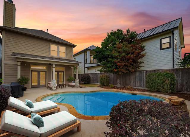 Property at 814 Nicholson St, Houston, TX 77007, 3 beds, 2.5 baths