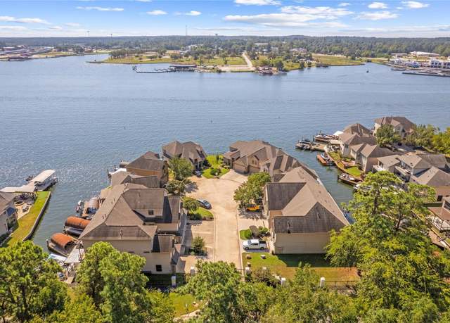 Property at 356 Old Aqua Lndg W, Conroe, TX 77356, 3 beds, 2.5 baths
