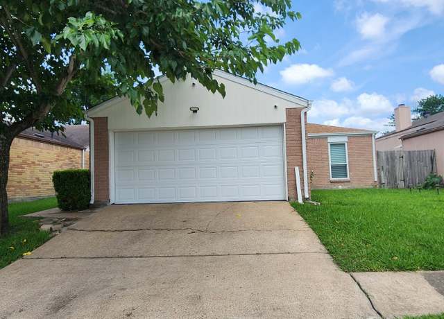 Property at 7406 Camporee Ln, Houston, TX 77083, 3 beds, 2 baths