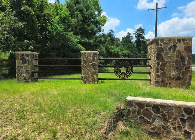 Property at 1 Fluorite Ct, Huntsville, TX 77340