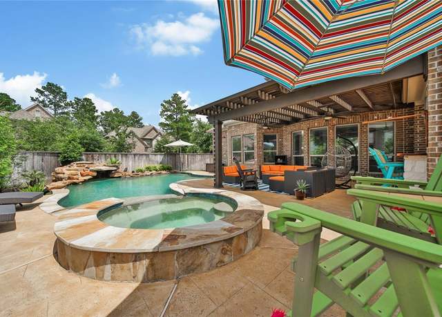 Property at 102 Notloc Ct, Montgomery, TX 77316, 5 beds, 3.5 baths