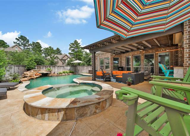 Property at 102 Notloc Ct, Montgomery, TX 77316, 5 beds, 3.5 baths