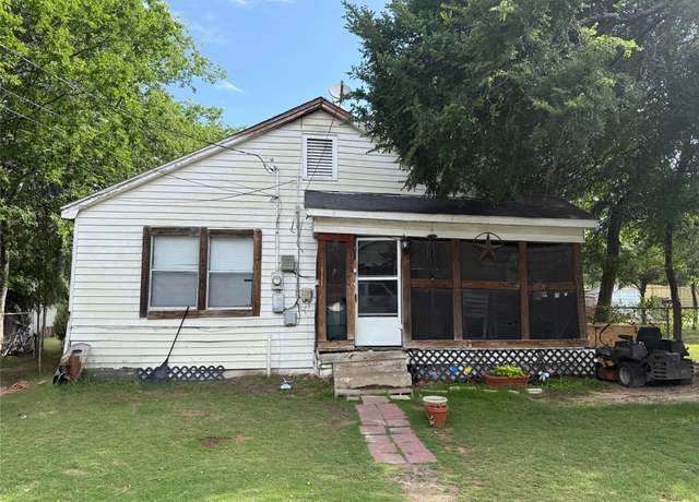 Property at 806 Walnut St, Bryan, TX 77803, 2 beds, 1 bath
