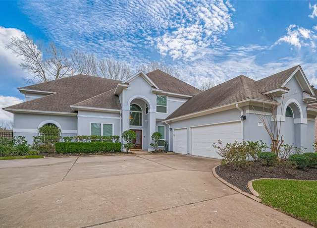 Property at 39 Rivercoach Ln, Sugar Land, TX 77479, 5 beds, 4 baths