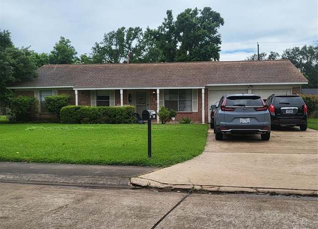 Property at 119 Poppy Street St SE, Lake Jackson, TX 77566, 3 beds, 2 baths