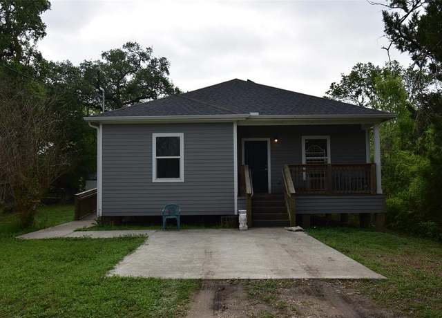 Property at 334 Old River Rd, Palacios, TX 77465, 2 beds, 2 baths