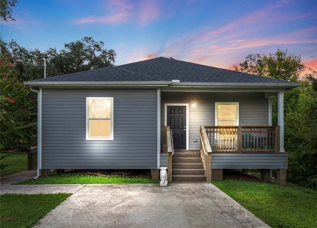 Property at 334 Old River Rd, Palacios, TX 77465, 2 beds, 2 baths