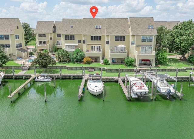 Property at 891 Davis Rd, League City, TX 77573, 3 beds, 2.5 baths