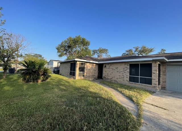 Property at 239 E Saint Charles Dr, Crosby, TX 77532, 3 beds, 2 baths