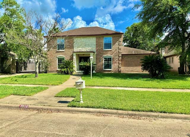 Property at 7914 Oakington Dr, Houston, TX 77071, 5 beds, 3.5 baths