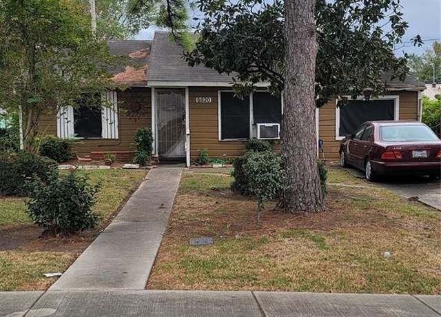 Property at 5820 Southcrest St, Houston, TX 77033, 3 beds, 1 bath