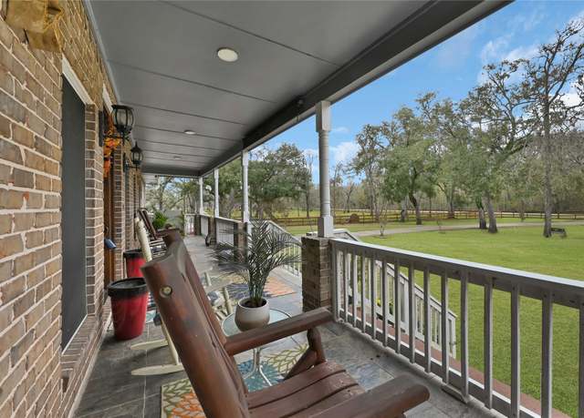 Property at 16423 County Road 528, Rosharon, TX 77583, 4 beds, 3.5 baths