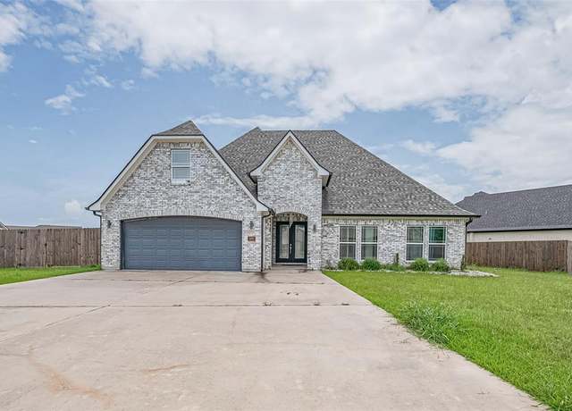 Property at 5101 Pebble Beach Dr, Groves, TN 77619, 4 beds, 3 baths