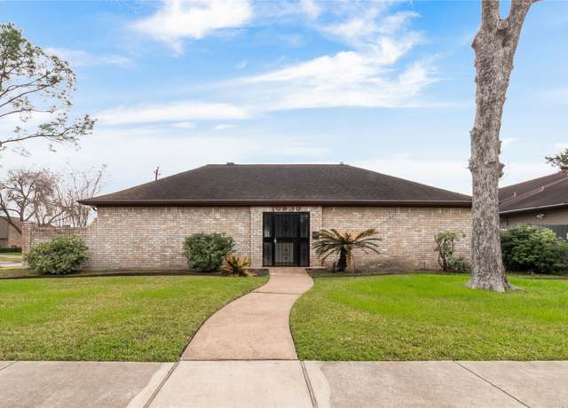 Property at 10930 Bob White Dr, Houston, TX 77096, 4 beds, 2.5 baths