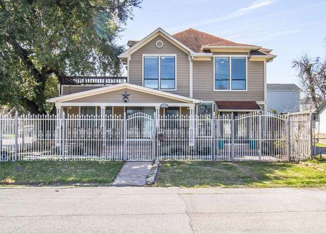Property at 5201 Chapman St, Houston, TX 77009, 5 beds, 4.5 baths