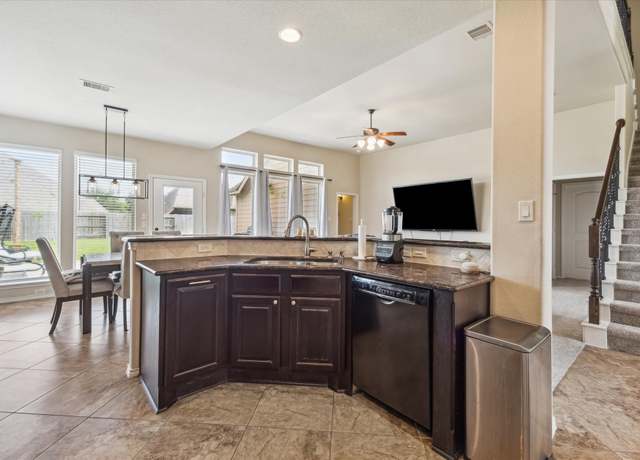 Property at 13921 Pebble Falls Ln, Pearland, TX 77584, 4 beds, 3.5 baths