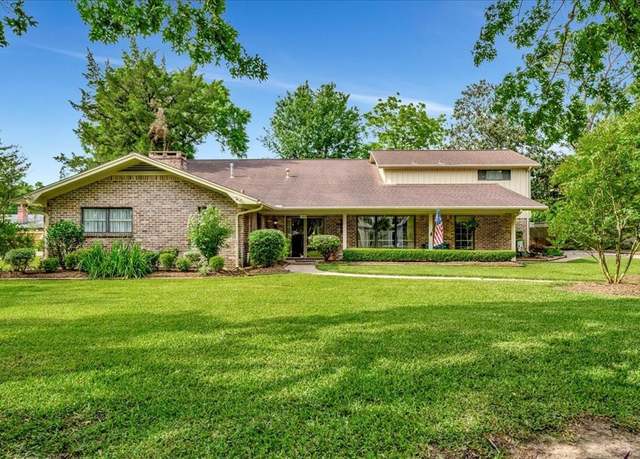 Property at 1705 E Texas Ave, Baytown, TX 77520, 5 beds, 3.5 baths