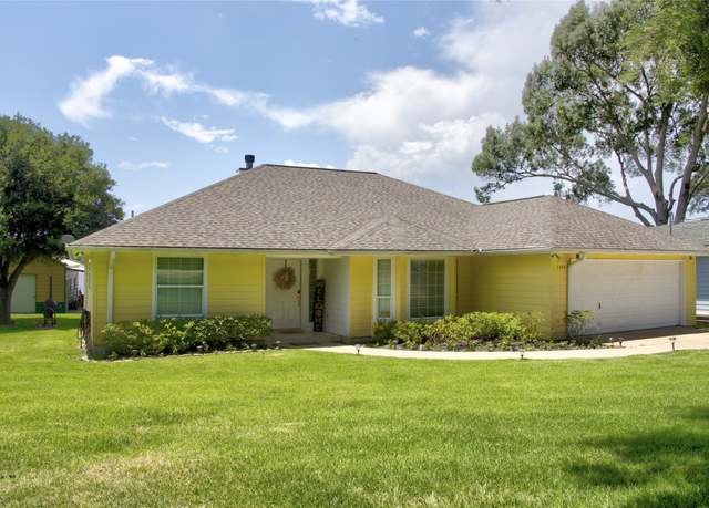 Property at 1346 Landing Way, Trinity, TX 75862, 3 beds, 2 baths