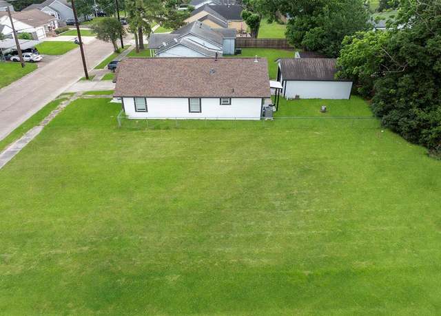 Property at 114 E 2nd St, Deer Park, TX 77536