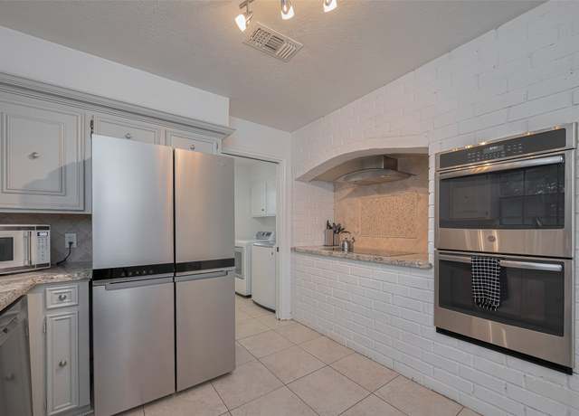 Property at 14914 Hollydale Dr, Houston, TX 77062, 4 beds, 2.5 baths
