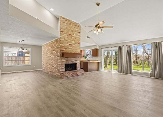 Property at 2021 Ward St, Rosenberg, TX 77471, 3 beds, 2 baths
