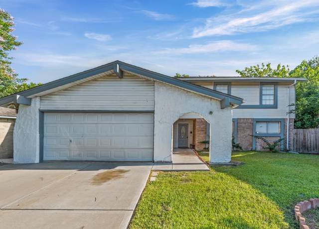 Property at 13930 New Village Ln, Sugar Land, TX 77498, 4 beds, 2.5 baths