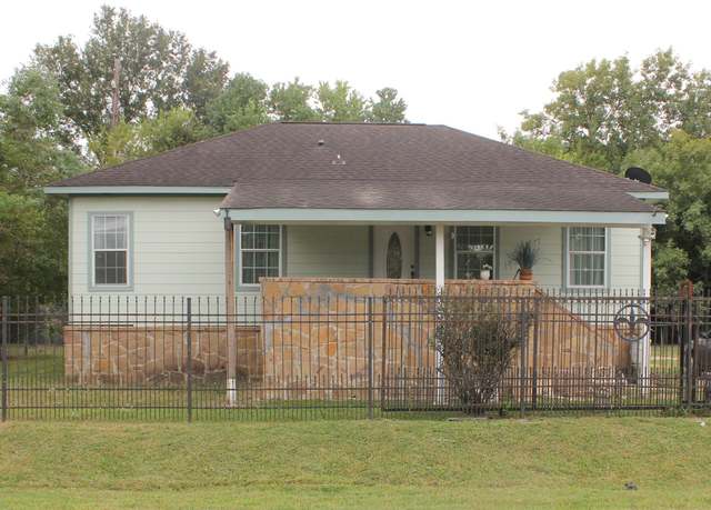 Property at 1410 Old Greens Rd, Houston, TX 77032, 2 beds, 2 baths