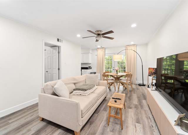 Property at 8223 Kingsbrook Rd #212, Houston, TX 77024, 1 bed, 1 bath