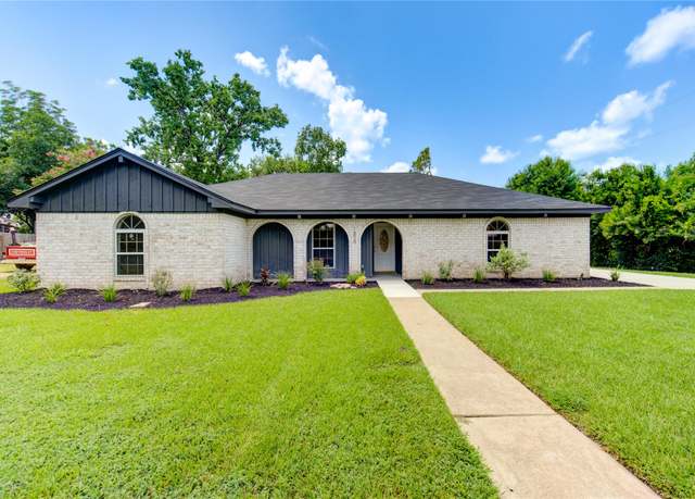 Property at 1808 Long Dr, Richmond, TX 77469, 5 beds, 4 baths