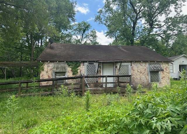 Property at 3238 Beaumont Ave, Liberty, TX 77575