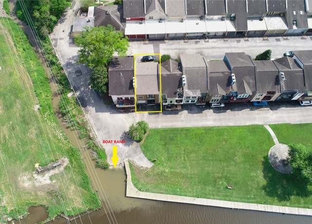 Property at 2135 Casa Rio Cir, Dickinson, TX 77539, 2 beds, 2 baths
