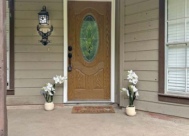 Property at 10 Walnut Loop, Shepherd, TX 77371, 3 beds, 2.5 baths