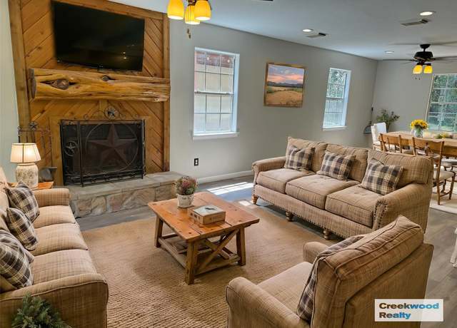 Property at 10 Walnut Loop, Shepherd, TX 77371, 3 beds, 2.5 baths
