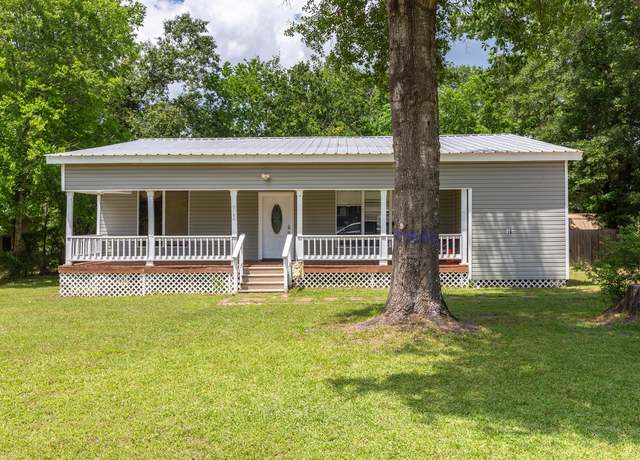 Property at 240 7th St, Trinity, TX 75862, 3 beds, 2 baths